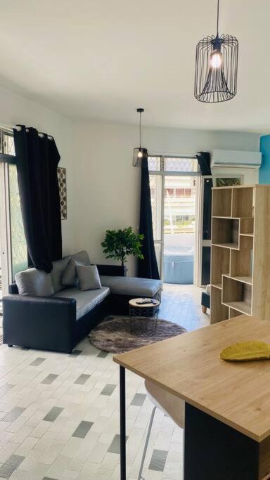 Urban Zen Appart Spacieux Studio Atypique Avec Bain A Remous Proche De Tout Pointe-à-Pitre Zewnętrze zdjęcie